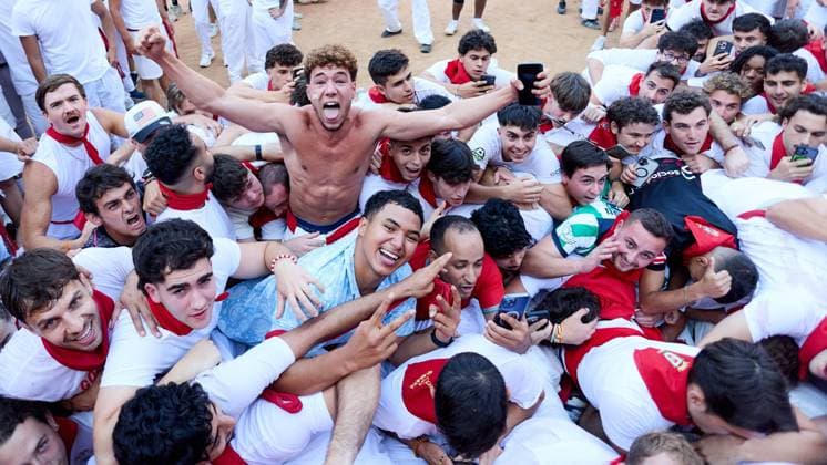 Release of young bulls in the Pamplona Bullring after the fifth bull run of San Fermín 2026, in Pamplona on July 11, 2026 Suelta de vaquillas en la Plaza de Toros de Pamplona tras el quinto de San FermI­n 2026, en Pamplona a 11 de julio de 2026 Inigo Alzugaray Cordon Press Cordon Press 