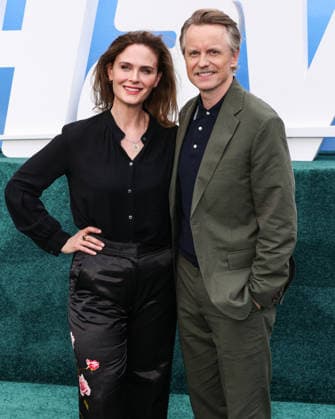 Los Angeles Premiere Of Netflix s The Hawk Season 1 WESTWOOD, LOS ANGELES, CALIFORNIA, USA - JULY 09: Emily Deschanel and husband David Hornsby arrive at the Los Angeles Premiere Of Netflix s The Hawk Season 1 held at the Directors Village (formerly Westwood Village Theatre) on July 9, 2026 in Westwood, Los Angeles, California, United States. Westwood Directors Village (formerly Westwood Village Theatre) California United States Copyright: xXavierxCollin ImagexPressxAgencyx