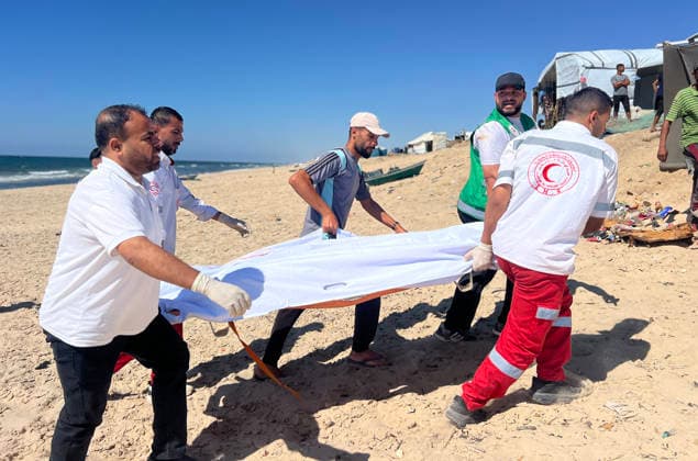 Paramedics evacuate casualties after Israeli strike in Nuseirat Paramedics recover the body of a Palestinian and evacuate wounded people from the site of an Israeli strike on a civilian vehicle west of the Nuseirat refugee camp in the central Gaza Strip, on July 11, 2026. Photo by Hassan al-Jedi apaimages Nusairat Gaza Strip Palestinian Territory 110726_Nuseirat_HJ_00(15) Copyright: xapaimagesxHassanxal-Jedixx xapaimagesx