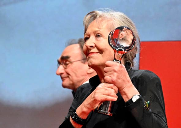 The final day of the 60th Karlovy Vary International Film Festival, on July 11, 2026. Documentary filmmaker Helena Trestikova with the audience award. (CTKxPhoto KaterinaxSulova) CTKPhotoP2026071105017  CTKPhotoP2026071105017