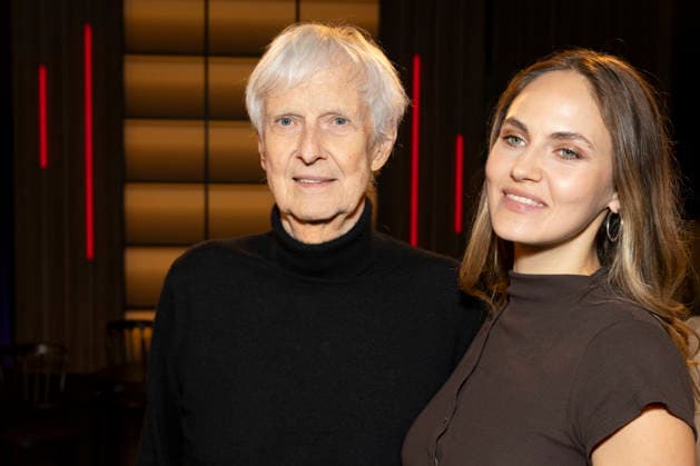 Schauspieler Matthieu CARRIERE (li.) mit seiner Tochter Model, Schauspielerin, Moderatorin, Influencerin Elena CARRIERE (re.), freundlich, Portrait, Portraet, zu Gast in der TV Sendung ,,Koelner Treff,, im WDR Fernsehen, Aufzeichnung am 10.07.2026, Ausstrahlung am 07.08.2026. *** Actor Matthieu CARRIERE (left) with his daughter, model, actress, TV host, and influencer Elena CARRIERE (right), friendly, portrait, Portrait, guests on the TV show Kölner Treff on WDR television, recorded on July 10, 2026, aired on August 7, 2026