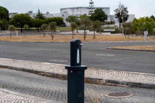 High Temperatures Continue In Lisbon A public water dispenser is seen during a period of high temperatures in Lisbon, Portugal, on July 11, 2026. Warm summer conditions continue across much of Portugal as prolonged above-average temperatures affect natural landscapes during the peak summer season. Lisbon Portugal  Copyright: xLuisxBozax originalFilename: boza-hightemp260711_npzUQ.jpg