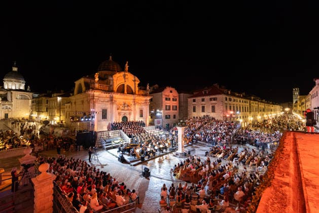 Carmina Burana performance as part of the 77th Dubrovnik Summer Festival As part of the 77th Dubrovnik Summer Festival, Carmina Burana was performed by the Munich Radio Orchestra, choir Ivan Goran Kovacic, conductor Ivan Repusi, in front of the Church of St. Blaise, in Dubrovnik, Croatia, on July 12 2026.  GrgoxJelavic PIXSELL