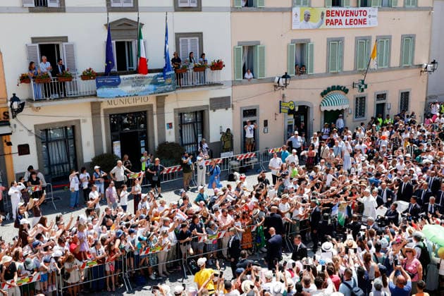 July 12, 2026, Castel Gandolfo, ITALIA: Pope Leo XIV during the Angelus prayer from the entrance of the Apostolic Palace in Piazza della Liberta (Liberty Square) at the summer papal residence in Castel Gandolfo near Rome, Italy 12 July 2026. ANSA FABIO FRUSTACI. Castel Gandolfo ITALIA  - ZUMAa110 20260712_zaf_a110_006 Copyright: xFabioxFrustacix