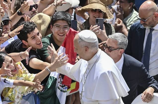 Pope Leo XIV celebrates the Angelus in Castel Gandolfo CASTEL GANDOLFO, ITALY, JULY 12: Pope Leo XIV greets the faithful after celebrating the Angelus noon prayer at his summer residence in Castel Gandolfo, near Rome, Italy, on July 12, 2026. Isabella Bonotto Anadolu Castel Gandolfo Italy. Editorial use only. Please get in touch for any other usage.  Copyright: x2026xAnadoluxIsabellaxBonottox