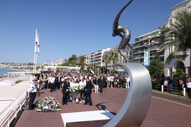 News Bilder des Tages SILENT MARCH JULY 14, NICE PHOTOPQR NICE MATIN Sébastien Botella Nice July 12, 2026 Silent march for the victims of the July 14 attacks on the Promenade des Anglais in Nice, July 12, 2026 Nice, France, July 12, 2026—10 years after the Nice attack. A silent march for the victims—86 dead, hundreds injured—of the July 14 attacks on the Promenade des Anglais in Nice, July 12, 2026, Nice, France  Copyright: xPHOTOPQR NICExMATIN MAXPPPxsébastienxBotellax 20260712NIM1968 20260712NIM1968