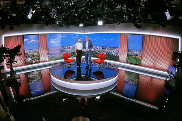 Berlin, Deutschland, 12.07.2026: ARD-Hauptstadtstudio: Sommerinterview: Linken-Chefin Ines Schwerdtner im Interview mit Matthias Deiß *** Berlin, Germany, July 12, 2026: ARD Capital Studio Summer Interview with Left Party Leader Ines Schwerdtner, interviewed by Matthias Deiß Copyright: xdtsxNachrichtenagenturx dts_127580