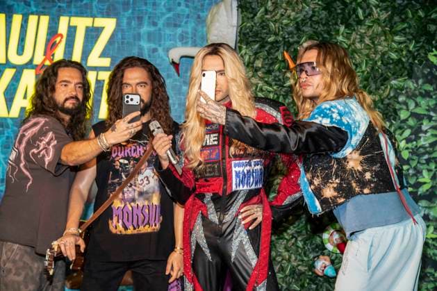ABB WACHSKAULITZ- Bill Kaulitz und Tom Kaulitz die Brueder praesentieren ihre Dobelgaenger aus Wachs bei dem Event Release der Wachsfiguren von Bill und Tom Kaulitz im Madame Tussauds in Berlin am 12.07.2026 Berlin Deutschland *** ABB WACHSKAULITZ: Brothers Bill Kaulitz and Tom Kaulitz present their wax doubles at the unveiling of the wax figures of Bill and Tom Kaulitz at Madame Tussauds in Berlin on July 12, 2026, Berlin, Germany