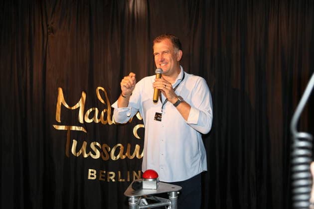 Rene Kindermann bei der Präsentation der Wachsfiguren von Bill Kaulitz und Tom Kaulitz im Madame Tussauds. Berlin, 12.07.2026 *** Rene Kindermann at the unveiling of the wax figures of Bill Kaulitz and Tom Kaulitz at Madame Tussauds Berlin, July 12, 2026 Copyright: xAgenturxMatthiasxWehnertx xM.xGränzdörferx