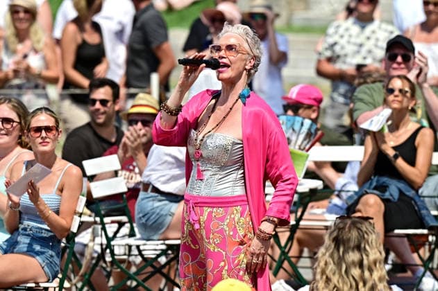 ZDF - Fernsehgarten. Sängerin Beatrix Trixi Delgado ( Masterboy ) während der ZDF - Unterhaltungsshow Fernsehgarten am 12.07.2026 in Mainz. 20260712MWI134460 *** ZDF Fernsehgarten singer Beatrix Trixi Delgado and Masterboy during the ZDF entertainment show Fernsehgarten on July 12, 2026, in Mainz 20260712MWI134460