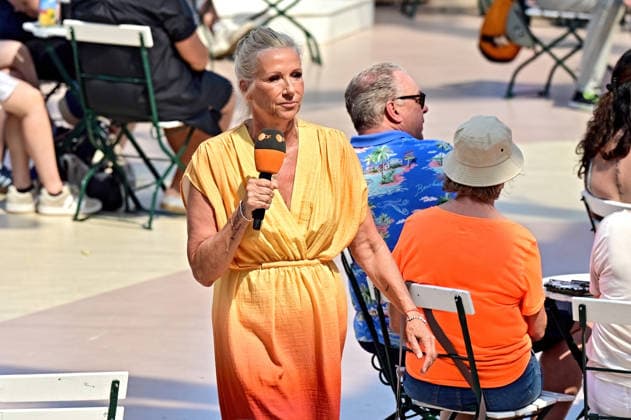 ZDF - Fernsehgarten. Fernsehmoderatorin Andrea Kiwi Kiewel während der ZDF - Unterhaltungsshow Fernsehgarten am 12.07.2026 in Mainz. 20260712MWI133726 *** ZDF Fernsehgarten TV host Andrea Kiwi Kiewel during the ZDF entertainment show Fernsehgarten on July 12, 2026, in Mainz 20260712MWI133726