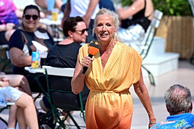 ZDF - Fernsehgarten. Fernsehmoderatorin Andrea Kiwi Kiewel während der ZDF - Unterhaltungsshow Fernsehgarten am 12.07.2026 in Mainz. 20260712MWI133719 *** ZDF Fernsehgarten TV host Andrea Kiwi Kiewel during the ZDF entertainment show Fernsehgarten on July 12, 2026, in Mainz 20260712MWI133719
