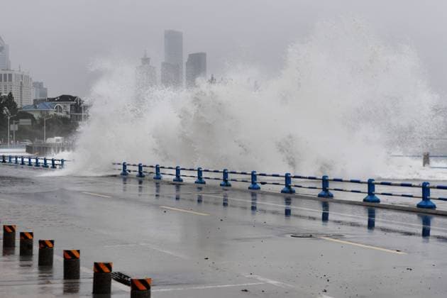 China Typhoon Bavi Huge tide caused by approaching Typhoon Bavi hits the sea shore in Qingdao in eastern China s Shandong province, Sunday, July 12, 2026., Credit:WANG HAIBIN Utuku Feature China Avalon CHINA, SHANDONG, QINGDAO  Copyright: xWANGxHAIBINx xUtuku FeaturexChinax xAvalonx 1116140167
