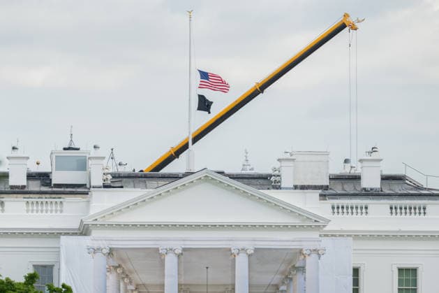 July 12, 2026, Washington, District Of Columbia, United States: U.S. flags fly at half-staff above the White House in honor of Senator LINDSEY GRAHAM. Washington United States - ZUMAk206 20260712_znp_k206_014 Copyright: xMattxKaminskyx