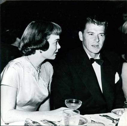 Jane Wyman and Ronald Reagan in the 1940 s Jane Wyman and Ronald Reagan in the 1940 s Copyright: ImagesxPress 1072_05_Sub04648_47661_H_00080A