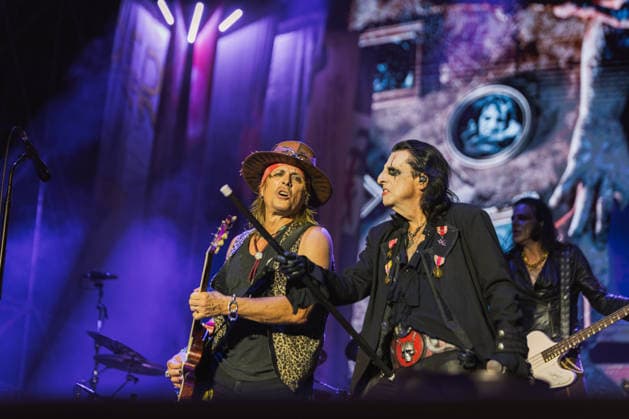Music Concert - Alice Cooper Alice Cooper and Ryan Roxie during the performance during Alice Cooper, Music Concert in Vicenza, Italy, July 13 2026 Vicenza Vicenza Italy Copyright: xTommasoxTadiellox xLiveMediax LPM_2564604