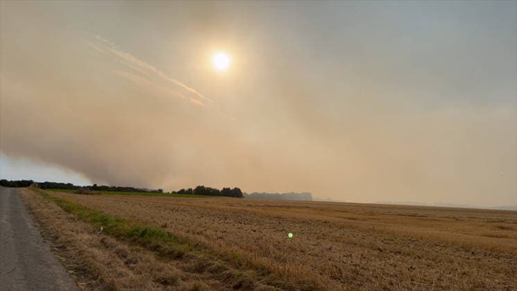 Firefighters Battle Ongoing Exceptional Wildfire In Fontainebleau Forest - Le Vaudoue Firefighters continue to battle an exceptionally large and ongoing wildfire in the Fontainebleau Forest in the area surrounding Le Vaudoue, Seine-et-Marne, France on July 13, 2026, causing significant damage as more than 370 firefighters and 130 vehicles from the SDIS77 fire service remain mobilized to contain multiple blazes described as very virulent, with two DASH water-bombing aircraft dispatched as reinforcements from southern France and several road diversions put in place on the A6 motorway. Videograbs by CLPress ABACAPRESS.COM Le Vaudoue France  Copyright: xCLPRESS ABACAx(WorldxRightsxOfficial)x