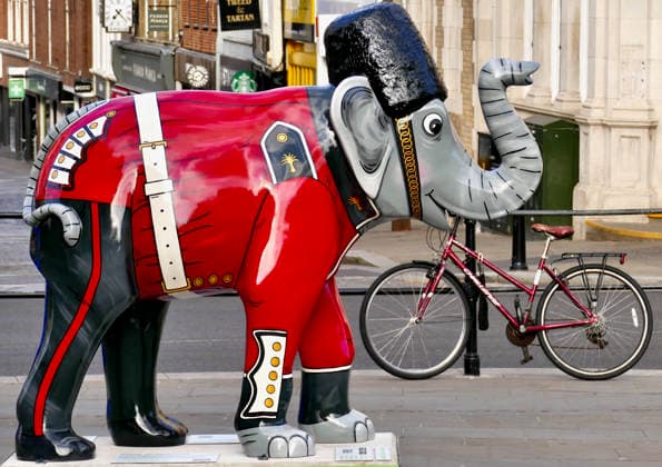 Trunks Across The Thames Stomp To Attention the tribute to the Welsh Guards by Donna Newman. Trunks across the Thames is Thames Hospice™s very first art trail which will see businesses, schools, community groups and artists unite to create a free, fun, family-friendly trail of discovery for the local community to explore and enjoy. The majestic herd will be marching between 13th July to 13th September 2026! The herd of individually designed magnificent elephant sculptures will bring vibrancy, colour and creative artistry, transforming the streets, parks and open spaces of Slough, Eton and Windsor into a glorious open-air gallery., Credit:Geoffrey Swaine Geoff Swaine - B4563 Avalon UK, Berkshire, Windsor  Copyright: xGeoffreyxSwainex xGeoffxSwainex-xB4563x xAvalonx 1116315447