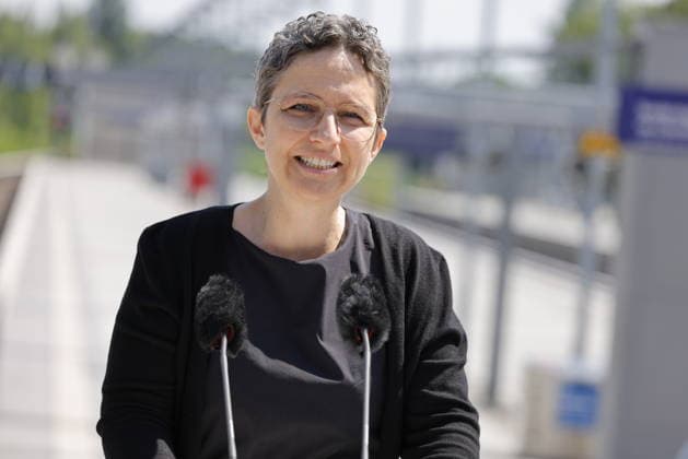 Claudia Elif Stutz , Staatssekretärin im Bundesverkehrsministerium, Deutschland, Berlin, Rede StS in BMV Stutz zur Einweihungsfeier zukunftsfähiger Bahnhof Berlin Olympiastadion *** Claudia Elif Stutz, State Secretary at the Federal Ministry of Transport, Germany, Berlin; Speech by State Secretary Stutz at the inauguration ceremony for the sustainable Berlin Olympiastadion train station