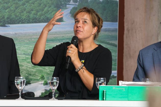 Richtfest der Forschungsfertigung Batteriezelle. Fraunhofer-Einrichtung Forschungsfertigung Batteriezelle FFB (industrienahe Fertigung von Batteriezellen). Mona Neubaur (Bündnis 90 Die Grünen), Ministerin für Wirtschaft, Industrie, Klimaschutz und Energie des Landes Nordrhein-Westfalen. Münster, Nordrhein-Westfalen, DEU, Deutschland, 13.07.2026 *** Topping-out ceremony for the Fraunhofer Institute for Battery Cell Research and Production (FFB) Industry-oriented production of battery cells Mona Neubaur, Alliance 90 The Greens, Minister of Economic Affairs, Industry, Climate Protection, and Energy for the State of North Rhine-Westphalia Münster, North Rhine-Westphalia, DEU, Germany, July 13, 2026