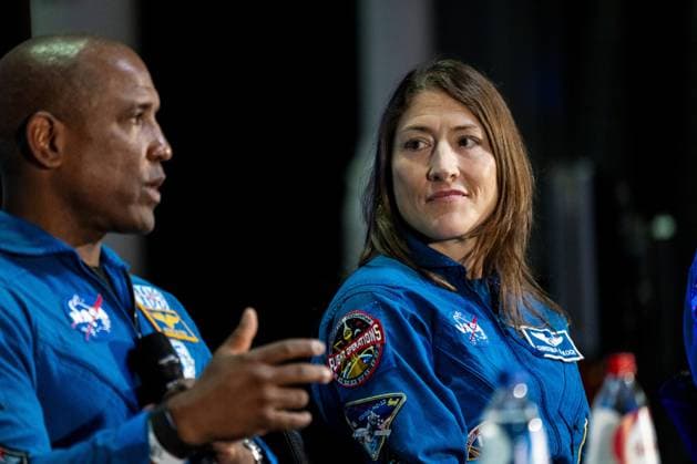 NOORDWIJK - Astronauts Victor Glover and Christina Koch during a press conference at ESTEC, the Dutch facility of the European Space Agency (ESA). The four astronauts flew around the moon in April during the Artemis II flight. LINA SELG ANP netherlands out - belgium out  Copyright: xx x563461668x originalFilename: 563461668.jpg