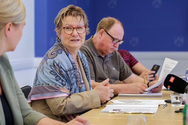 13.07.2026. Düsseldorf. Sylvia Löhrmann, NRW-Beauftragte des Landes Nordrhein-Westfalen für die Bekämpfung des Antisemitismus, für jüdisches Leben und Erinnerungskultur stellt den jährlichen Bericht über ihre Arbeit sowie die aktuelle Situation in Bezug auf Antisemitismus in Nordrhein-Westfalen vor. Düsseldorf Staatskanzlei, Horionplatz 1 Nordrhein-Westfalen Deutschland *** July 13, 2026, Düsseldorf Sylvia Löhrmann, NRW Commissioner for the State of North Rhine-Westphalia for Combating Antisemitism, Jewish Life, and Remembrance Culture presents the annual report on her work and the current situation regarding antisemitism in North Rhine-Westphalia Düsseldorf State Chancellery, Horionplatz 1 North Rhine-Westphalia Germany