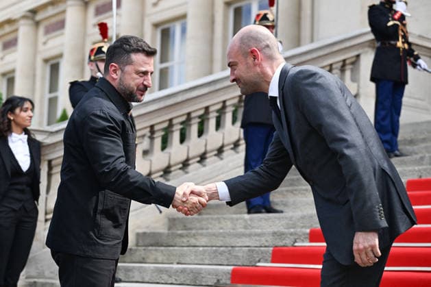 Macron Welcomes Zelensky for Coalition of the Willing Summit - Paris foreign minister Jean Noel Barrot welcomes Ukrainian President Volodymyr Zelensky ahead of the Integrated Anti-Ballistic Missile Coalition meeting at the Hôtel des Invalides in Paris, France, on July 13, 2026, prior to the Coalition of the Willing summit on support for Ukraine. Photo by Jeanne Accorsini Pool ABACAPRESS.COM PARIS France  Copyright: xAccorsinixJeanne Pool ABACAx