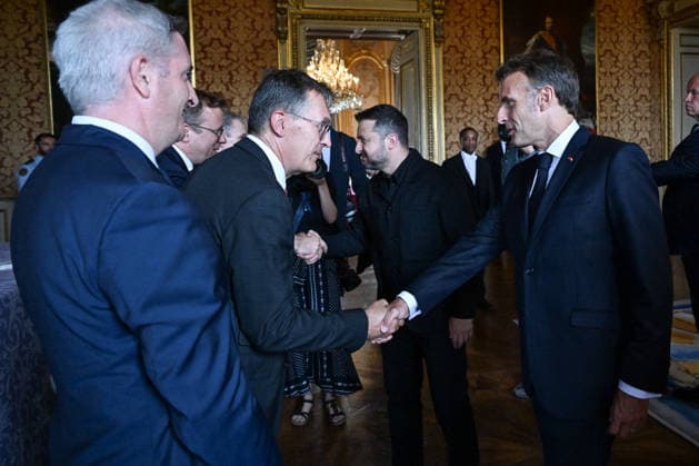 Macron Welcomes Zelensky for Coalition of the Willing Summit - Paris French President Emmanuel Macron and Ukrainian President Volodymyr Zelensky ahead of the Integrated Anti-Ballistic Missile Coalition meeting at the Hôtel des Invalides in Paris, France, on July 13, 2026, prior to the Coalition of the Willing summit on support for Ukraine. Photo by Jeanne Accorsini Pool ABACAPRESS.COM PARIS France  Copyright: xAccorsinixJeanne Pool ABACAx