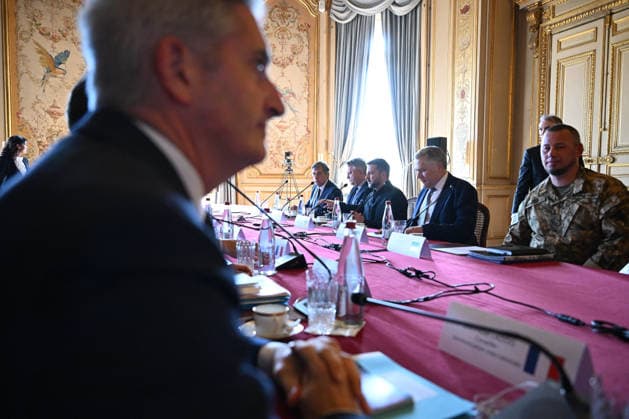Macron Welcomes Zelensky for Coalition of the Willing Summit - Paris French President Emmanuel Macron and Ukrainian President Volodymyr Zelensky ahead of the Integrated Anti-Ballistic Missile Coalition meeting at the Hôtel des Invalides in Paris, France, on July 13, 2026, prior to the Coalition of the Willing summit on support for Ukraine. Photo by Jeanne Accorsini Pool ABACAPRESS.COM PARIS France  Copyright: xAccorsinixJeanne Pool ABACAx