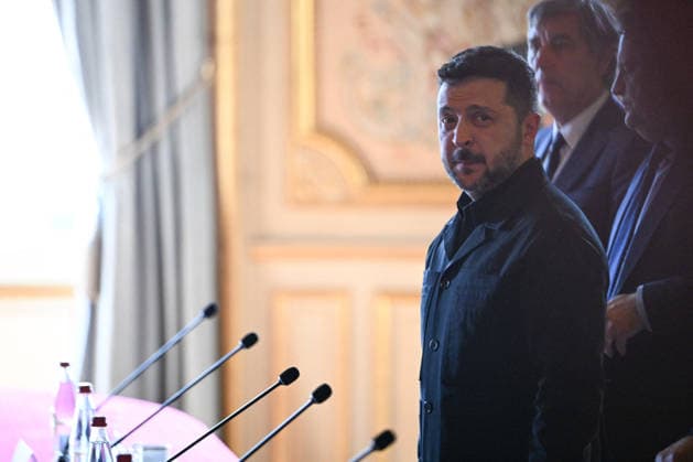 Macron Welcomes Zelensky for Coalition of the Willing Summit - Paris French President Emmanuel Macron and Ukrainian President Volodymyr Zelensky ahead of the Integrated Anti-Ballistic Missile Coalition meeting at the Hôtel des Invalides in Paris, France, on July 13, 2026, prior to the Coalition of the Willing summit on support for Ukraine. Photo by Jeanne Accorsini Pool ABACAPRESS.COM PARIS France  Copyright: xAccorsinixJeanne Pool ABACAx
