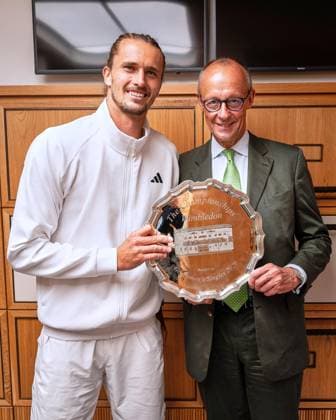 London, Großbritannien, 12.07.2026: Wimbledon-Finale: Tennisspieler Alexander Zverev und Bundeskanzler Friedrich Merz (CDU) *** London, United Kingdom, July 12, 2026 Wimbledon Final: Tennis player Alexander Zverev and German Chancellor Friedrich Merz (CDU) Copyright: xHandoutxBundesregierung SteffenxKugler dtsxNachrichtenagenturx dts_127636