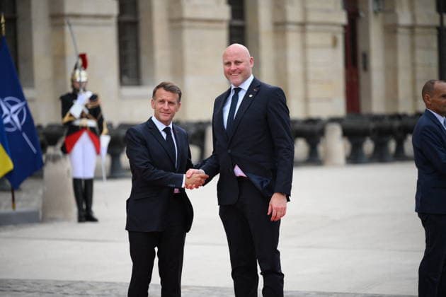 President Macron Welcomes European Leaders At The Coalition Of The Willing Summit - Paris French President Emmanuel Macron welcomes Prime Minister of Latvia, Andris Kulbergs ahead the Coalition Of The Willing Summit in Paris, France on July 13, 2026. Photo by Eliot Blondet ABACAPRESS.COM Paris France  Copyright: xBlondetxEliot ABACAx