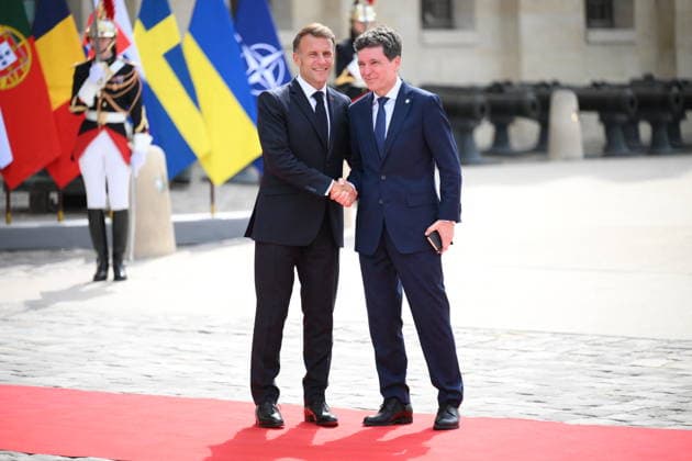 President Macron Welcomes European Leaders At The Coalition Of The Willing Summit - Paris French President Emmanuel Macron welcomes Romanian President, Nicusor Dan ahead the Coalition Of The Willing Summit in Paris, France on July 13, 2026. Photo by Eliot Blondet ABACAPRESS.COM Paris France  Copyright: xBlondetxEliot ABACAx