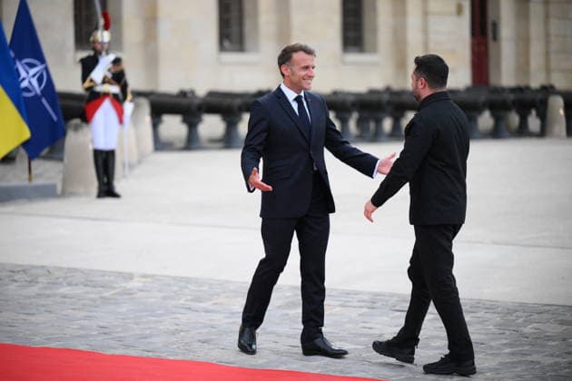 President Macron Welcomes European Leaders At The Coalition Of The Willing Summit - Paris French President Emmanuel Macron welcomes Ukrainian President, Volodymyr Zelenskyy ahead the Coalition Of The Willing Summit in Paris, France on July 13, 2026. Photo by Eliot Blondet ABACAPRESS.COM Paris France  Copyright: xBlondetxEliot ABACAx