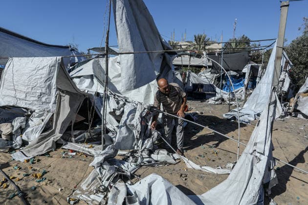 Israeli strikes target displaced Palestinians tents in Khan Yunis KHAN YUNIS, GAZA, PALESTINE - JULY 13: Israeli forces target tents sheltering displaced Palestinians amid continued attacks despite the ceasefire in Khan Yunis, Gaza, Palestine, on July 13, 2026. Abed Rahim Khatib Anadolu Khan Yunis Gaza. Editorial use only. Please get in touch for any other usage.  Copyright: x2026xAnadoluxAbedxRahimxKhatibx