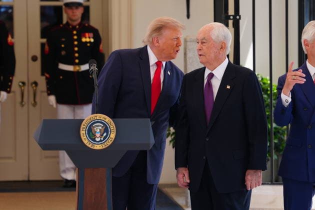 July 13, 2026, Washington, District Of Columbia, USA: United States President Donald J Trump speaks to IndyCar series owner Roger Penske as he hosts top IndyCar drivers at the White House in Washington, DC, USA, to promote the inaugural Freedom 250 Grand Prix on Monday, July 13, 2026. The race will be held in DC on August 22-23, 2026 Washington USA  - ZUMAs152 20260713_faa_s152_007 Copyright: xAaronxSchwartzx-xPoolxviaxCNPx