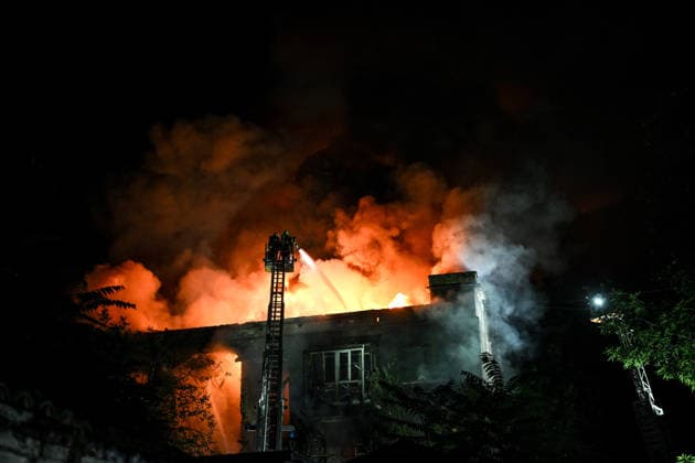 News Themen der Woche KW29 News Bilder des Tages RECORD DATE NOT STATED Firefighters with the State Emergency Service of Ukraine extinguish a fire from an aerial ladder at a house following a nighttime Russian drone attack in Zaporizhzhia, Ukraine, on July 12, 2026. Six people, including a 15-year-old boy, were injured in the attack (Photo by Dmytro Smolienko Ukrinform) Nighttime Russian drone strike hits Zaporizhzhia  Copyright: xDmytroxSmolienkox