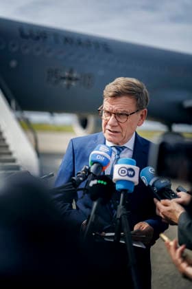 Johann Wadephul (CDU), Bundesaussenminister, gibt vor seinem Abflug nach Norwegen ein Pressestatement auf dem Flughafen von Bruessel. Bruessel, 13.07.2026. Fotografiert im Auftrag des Auswaertigen Amtes Bruessel Belgien *** Johann Wadephul (CDU), Federal Minister of Foreign Affairs, delivers a press statement at the Brussels Airport before his departure for Norway. Brussels, July 13, 2026. Photographed on behalf of the Federal Foreign Office, Brussels, Belgium. Copyright: xThomasxTrutschel AAx