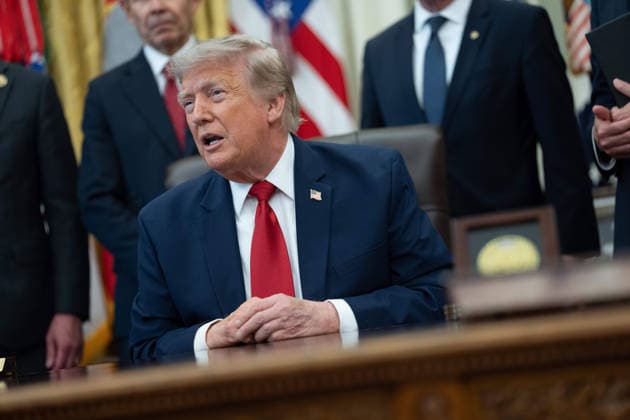 July 13, 2026, Washington, District Of Columbia, USA: United States President Donald J Trump gives remarks to the press as during an Executive Order signing ceremony for an order that will modify two Utah monuments in the Oval Office of the White House in Washington, DC, USA, on Monday, July 13, 2026 Washington USA - ZUMAs152 20260713_faa_s152_100 Copyright: xAaronxSchwartzx-xPoolxviaxCNPx