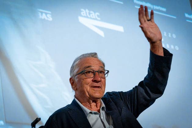 Entertainment Themen der Woche KW29 Robert De Niro attends the presentation of the restored film Novecento by Bernardo Bertolucci in Rome, Italy, on 13 July 2026. US actor Robert De Niro attends the presentation of the restored film Novecento by Bernardo Bertolucci to celebrate its fiftieth anniversary as part of the Cinema in Piazza festival at San Cosimato Square in Rome, Italy, on 13 July 2026., Credit:Stefano Costantino TTL Stefano Costantino Avalon Italy, Rome  Copyright: xStefanoxCostantinoxTTLx xStefanoxCostantinox xAvalonx 1116389022