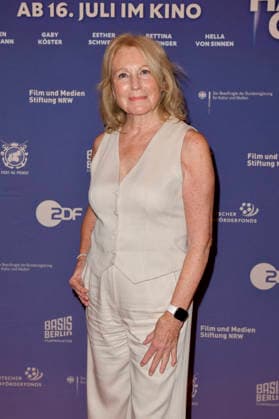 Maren Kroymann bei der Premiere des Dokumentarfilms Was haben wir gelacht im Kino International. Berlin, 13.07.2026 *** Maren Kroymann at the premiere of the documentary *Was haben wir gelacht* at Kino International in Berlin, July 13, 2026 Foto:xM.xBehrensx xFuturexImagex gelacht_berlin_6738