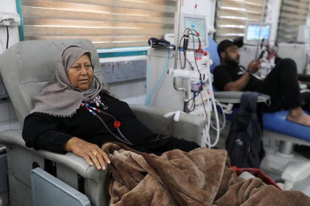 Kidney patients receive dialysis at al-Shifa Hospital in Gaza City Palestinian patients with chronic kidney failure receive dialysis treatment in the nephrology department at al-Shifa Hospital in Gaza City on July 14, 2026. Dialysis sessions have been reduced in duration and frequency due to shortages of fuel and medical supplies and the continued strain on the healthcare system. Doctors and health officials say the reduction in dialysis treatment threatens the lives of patients who depend on regular sessions to survive. Photo by Bilal Osama apaimages Gaza city Gaza Strip Palestinian Territory 140726_Gaza_BO_00(25) Copyright: xapaimagesxBilalxOsamax xapaimagesx