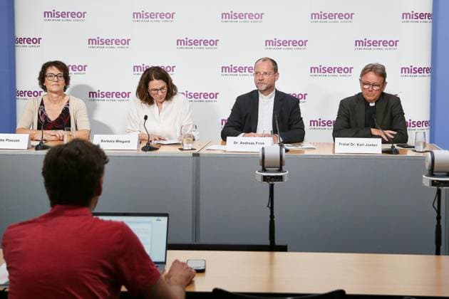Berlin, Deutschland, 14.07.2026: Haus der Bundespressekonferenz: Jahresbilanzpressekonferenz: Einnahmen aus Spenden und öffentlichen Geldern Aktuelle Krisen und Herausforderungen: Erdbeben in Venezuela Folgen der Kriege und Konflikte in Nahost, Kongo und Sudan: L-R: Annette Ptassek, Barbara Wiegard, Andreas Frick und Karl Jüsten *** Berlin, Germany, July 14, 2026, Federal Press Conference Center, Annual Financial Report Press Conference, Revenue from Donations and Public Funds, Current Crises and Challenges, Earthquake in Venezuela, Consequences of the Wars and Conflicts in the Middle East, the Congo, and Sudan, L R Annette Ptassek, Barbara Wiegard, Andreas Frick, and Karl Jüsten Copyright: xdtsxNachrichtenagenturx dts_127645