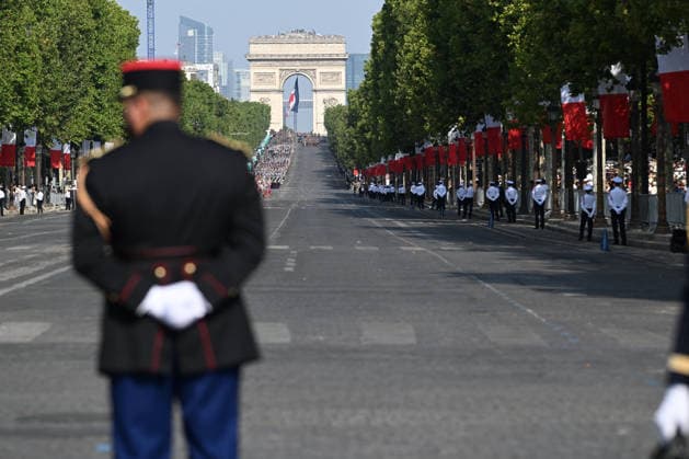 President Emmanuel Macron, Brigitte Macron, and officials at the July 14 military ceremony in Paris Jeanne Accorsini Pool Bestimage The scene ahead of the arrival of French President Emmanuel Macron for the annual Bastille Day military parade at the Place de la Concorde in Paris, France, on July 14, 2026 ACCORSINIJEANNE accorsini0129 Credit Jeanne Accorsini SIPA 2607141139 Paris France  Copyright: xJeannexAccorsinix xPoolx xBestimagexJeannexAccorsinix xPoolx xBestimagex