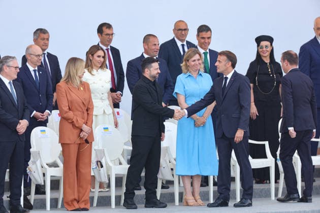 Keir Starmer, President Volodymyr Zelensky, his wife Olena, Yaël Braun Pivet, President of the National Assembly, Sébastien Lecornu, Prime Minister, President Emmanuel Macron at the July 14 military parade in Paris. Dominique Jacovides, Bestimage. Bastille Day military parade on July 14, 2026, Paris, France  Copyright: xDOMINIQUExJACOVIDESx xBESTIMAGExDOMINIQUExJACOVIDESx xBESTIMAGEx