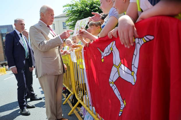 King Charles III Visits The Isle Of Man DOUGLAS, ISLE OF MAN - JULY 14: King Charles III, Lord of Mann is greeted by well-wishers during his visit to the Parliament of the Isle of Man, Tynwald on July 14, 2026 in Douglas, Isle of Man. King Charles III is visiting the island for the first time as Lord of Mann., Credit:Chris Jackson PA ROTA - B68 Avalon Isle of Man, Douglas  Copyright: xChrisxJacksonx xPAxROTAx-xB68x xAvalonx 1116481120