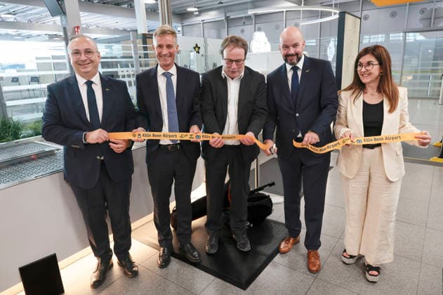 Cenk Özöztürk, Max Kownatzki, Michael Krischer, Thilo Schmid, Teresa De Bellis-Olinger bei der Eröffnung der modernisierten Sicherheitskontrolle im Terminal 1 am Flughafen Köln Bonn. Köln, 14.07.2026 *** Cenk Özöztürk, Max Kownatzki, Michael Krischer, Thilo Schmid, and Teresa De Bellis Olinger at the opening of the modernized security checkpoint in Terminal 1 at Cologne Bonn Airport, Cologne, July 14, 2026 RobertxSchmiegeltx xRSZOOM,xAllexRechtexvorbehaltenx xAllxrightsxreserved.x sicherheitskontrolle_6729