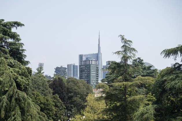 IPA86673230 - Milan, July 14, 2026, Triennale, Press Conference to Present the Scientific Committee; in the photo: View of the Unicredit Tower surrounded by the trees of Sempione Park; panoramic view, skyline, greenery  Copyright: xFrancescoxEnriquezx xFrancescoxEnriquezx 86673230