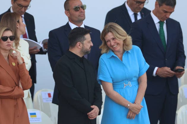 DeÌfileÌ du 14 juillet 2026 Olena Zelenska , Volodymyr Zelensky , Yael Braun-Pivet DeÌfileÌ militaire Ã l occasion de la FÃªte Nationale du 14 juillet 2026 sur les Champs-ElysÃ es Ã Paris. Traditional military parade during the National Day on July 14, 2026, on the Champs-ElysÃ es in Paris.  Copyright: xFabricexChasseryx