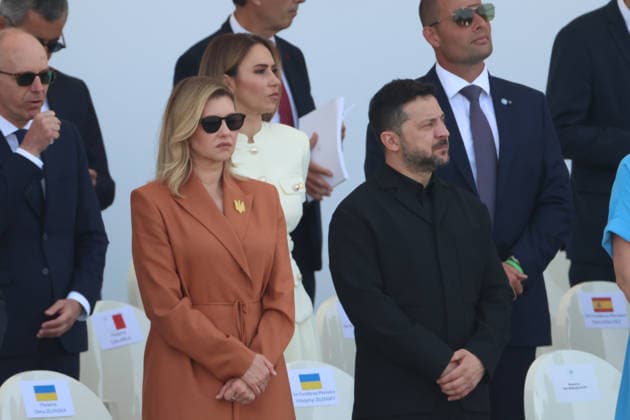 News Themen der Woche KW29 DeÌ?fileÌ? du 14 juillet 2026 Olena Zelenska , Volodymyr Zelensky DeÌ?fileÌ? militaire Ã l occasion de la FÃªte Nationale du 14 juillet 2026 sur les Champs-ElysÃ es Ã Paris. Traditional military parade during the National Day on July 14, 2026, on the Champs-ElysÃ es in Paris.  Copyright: xFabricexChasseryx
